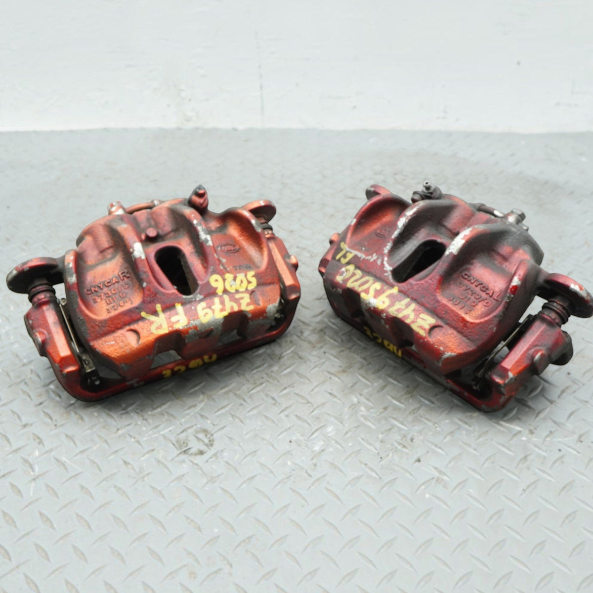 14-17 Range Rover Sport L494 3.0L Caliper Brake Stop Front Right & Left OEM