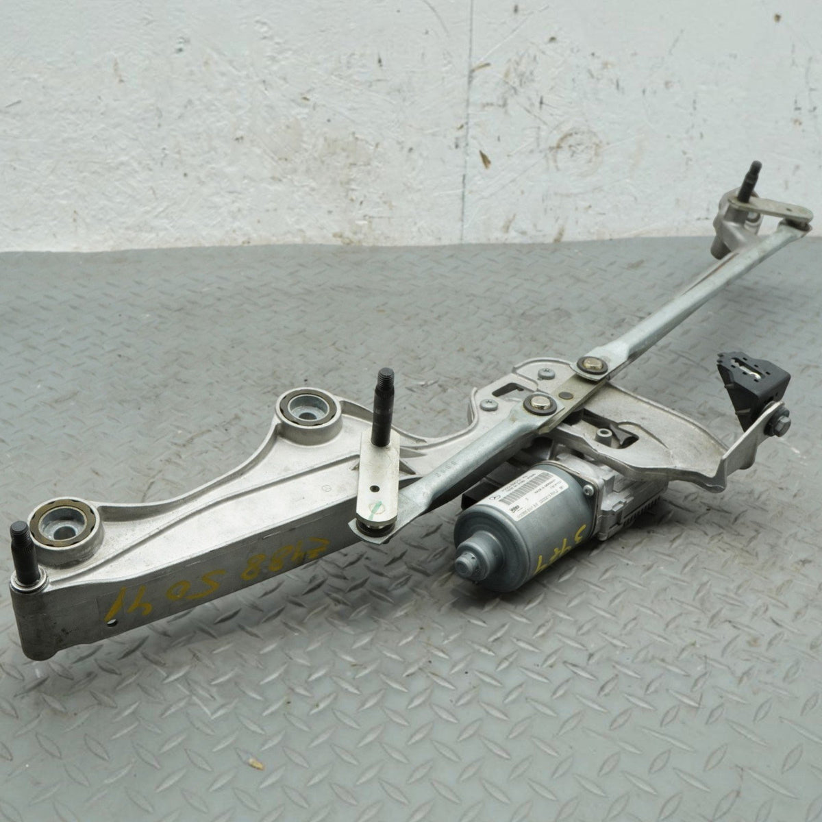 14-17 Mercedes S550 S400 S600 S63 Wiper Linkage A2228200142 OEM