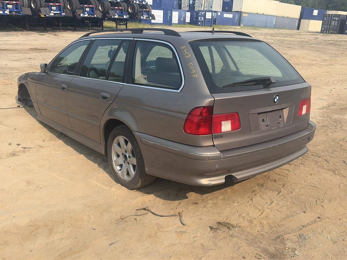 2002 BMW 525I E39