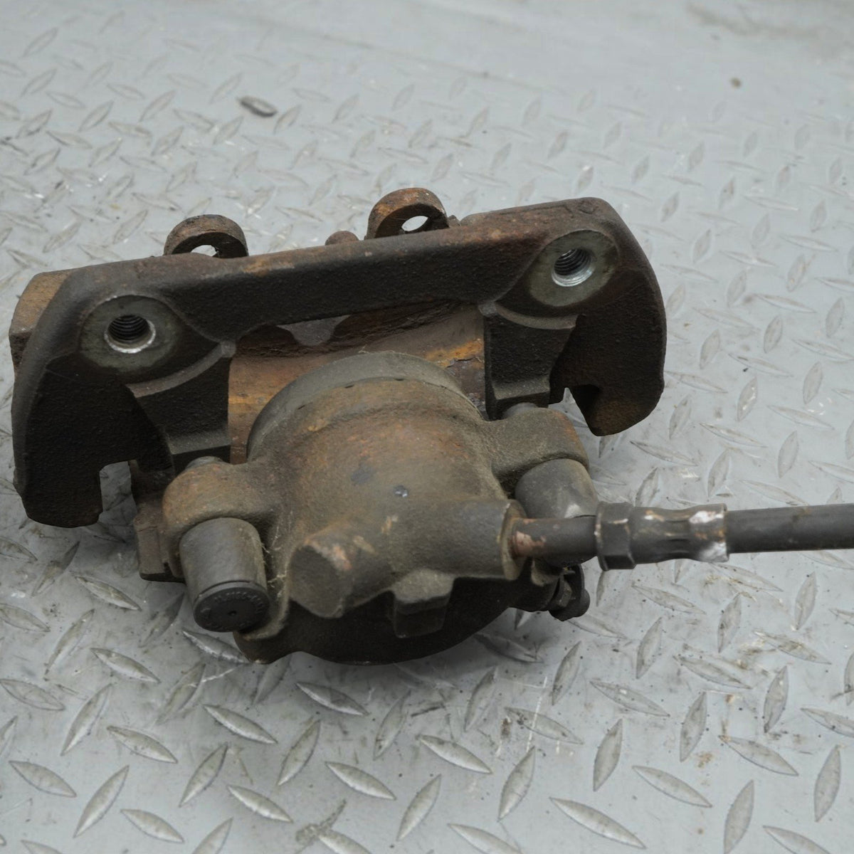 01-05 BMW 330i E46 Sedan Front Left Right Side Brake Caliper 34116765881 OEM