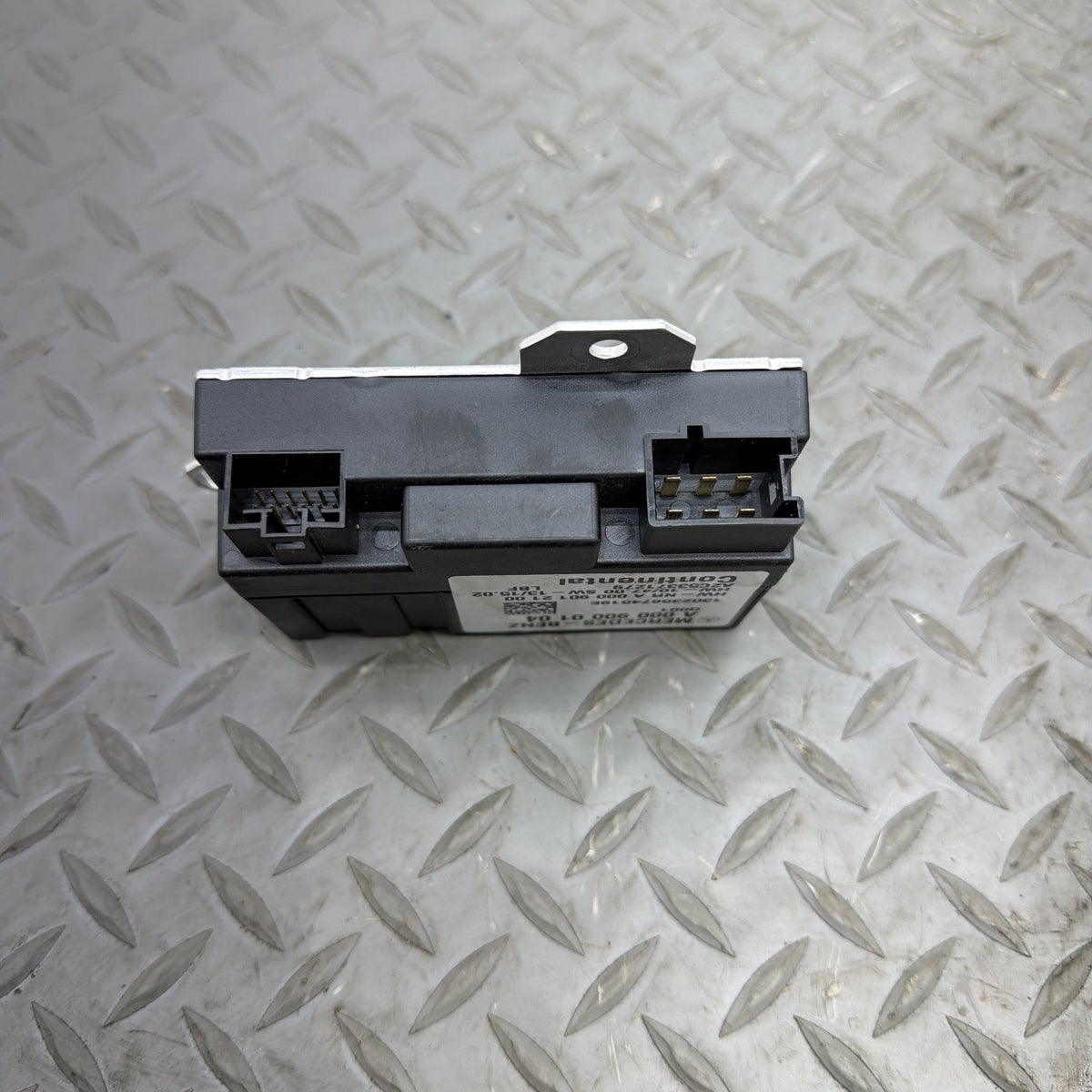 13-16 Mercedes GL450 GL550 GL63 X166 Fuel Pump Control Module 0009000104 OEM