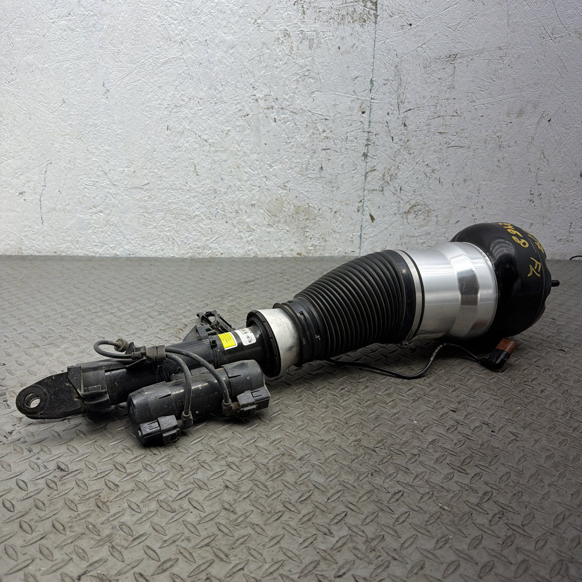 14-16 Mercedes S550 S550e W222 Left Front Air Strut Shock A2223208313 OEM