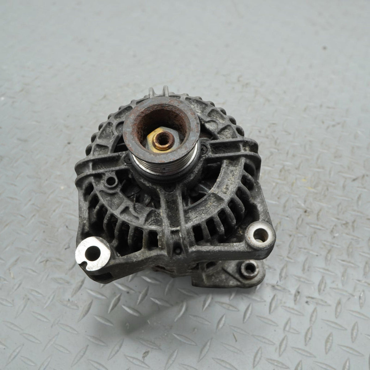 01-06 BMW 325 330 E46 Alternator Generator Pulley Engine W Duct 12317501597 OEM