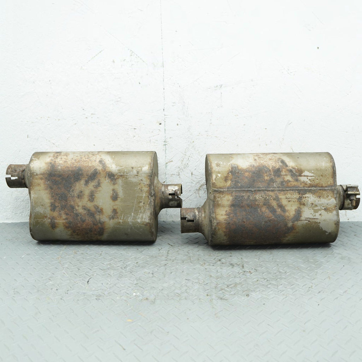 15-23 Dodge Challenger SXT Exhaust Silencer Muffler Pipe Rear LH RH 6089347 OEM