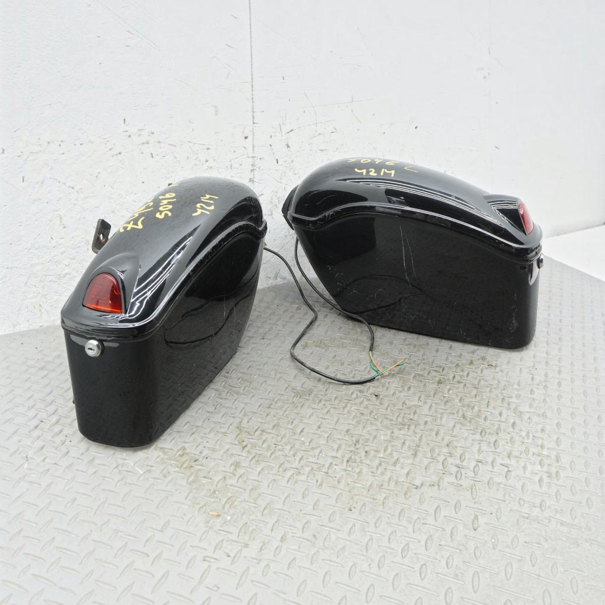 05-09 Suzuki Boulevard C50 VL800 Motorcycle saddlebags Storage Rear Left Right