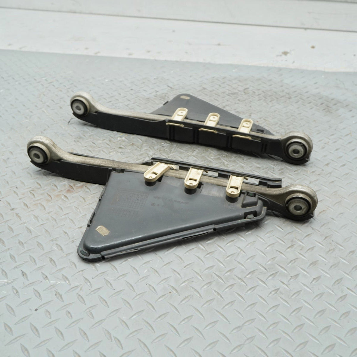 14-21 Mercedes S550 W222 Rear Pushing Strut Control Arm Pair A2223520291 OEM