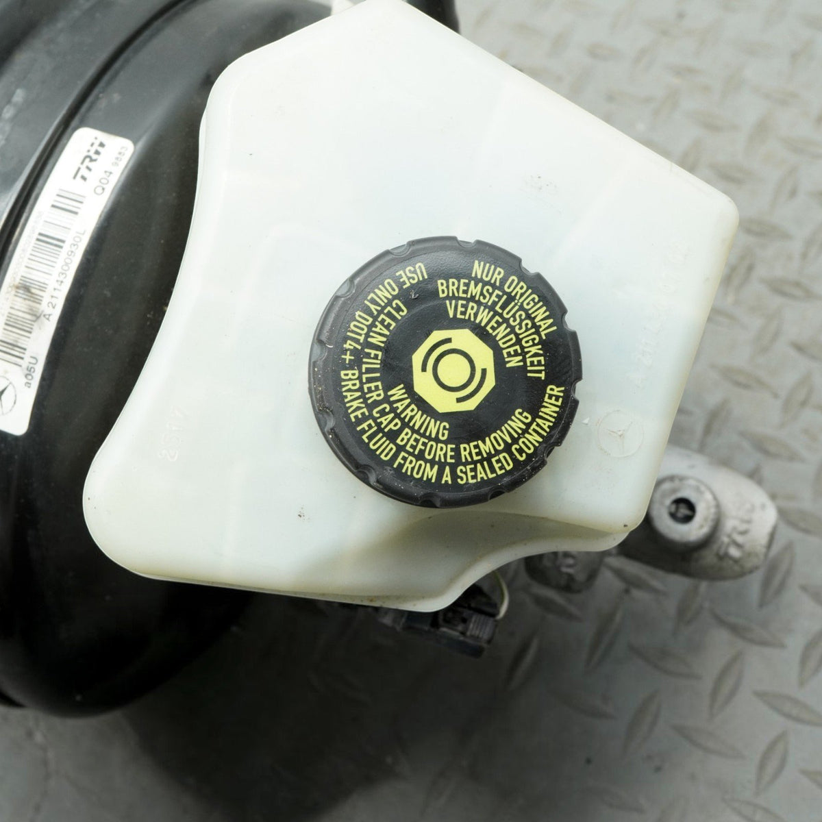 07-09 Mercedes E550 E350 W211 Power Brake Booster Master Cylinder A2114300930