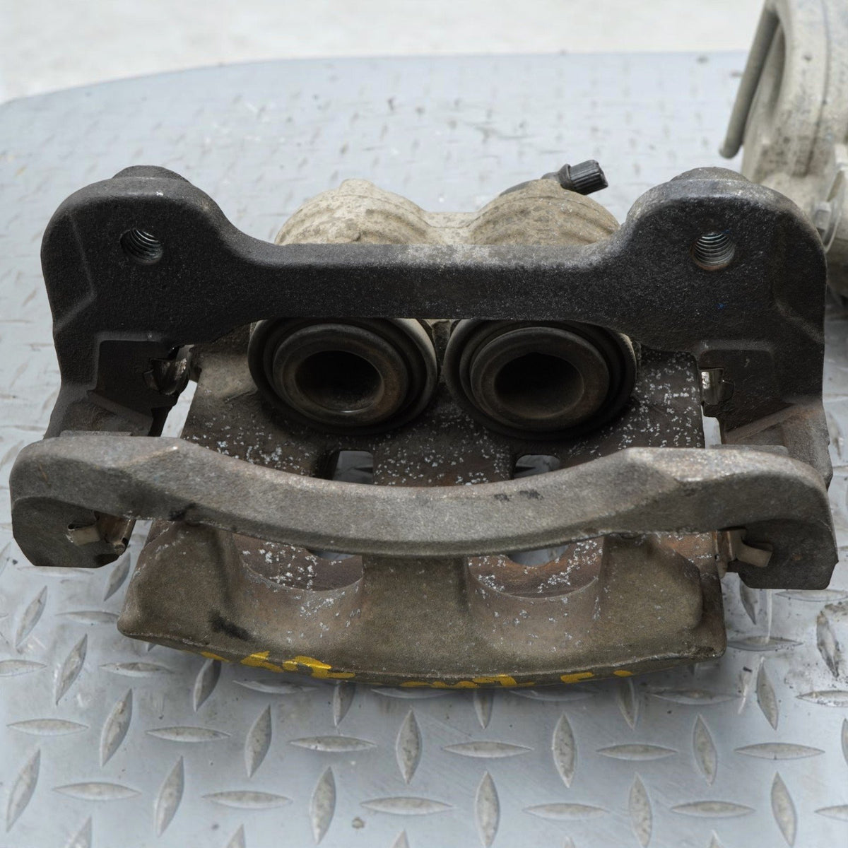 2012 Ford Mustang Coupe Front Caliper BR33-2B119-AE/ BR33-2B118-AE