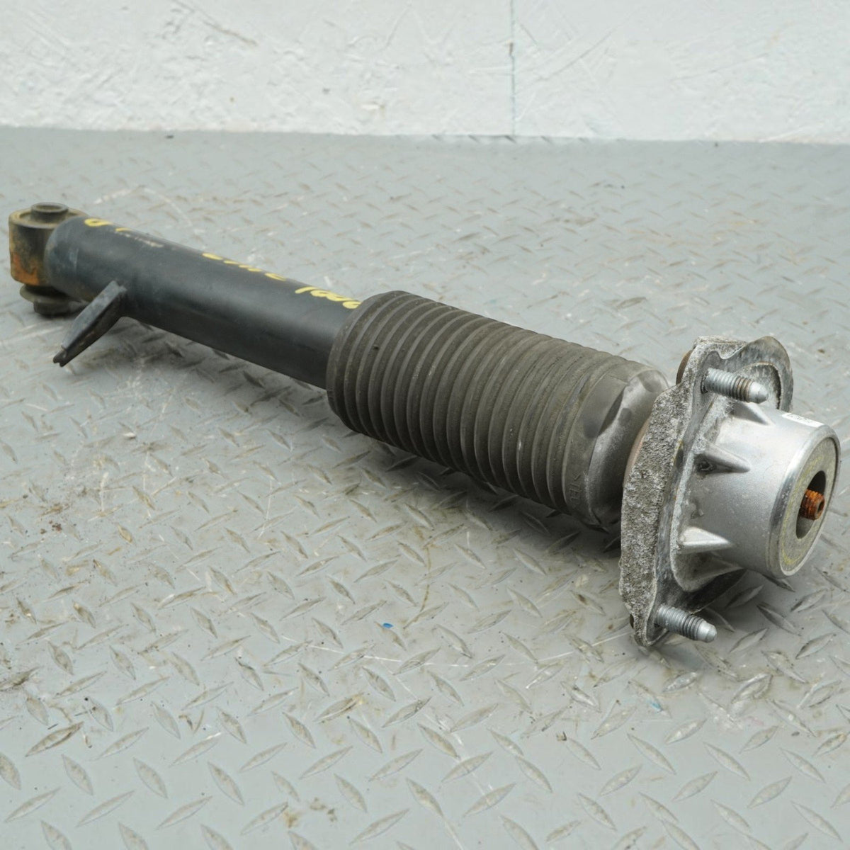 14-18 BMW X5 F15 Left LH Rear Strut Shock Suspension Absorber 33526867865 OEM