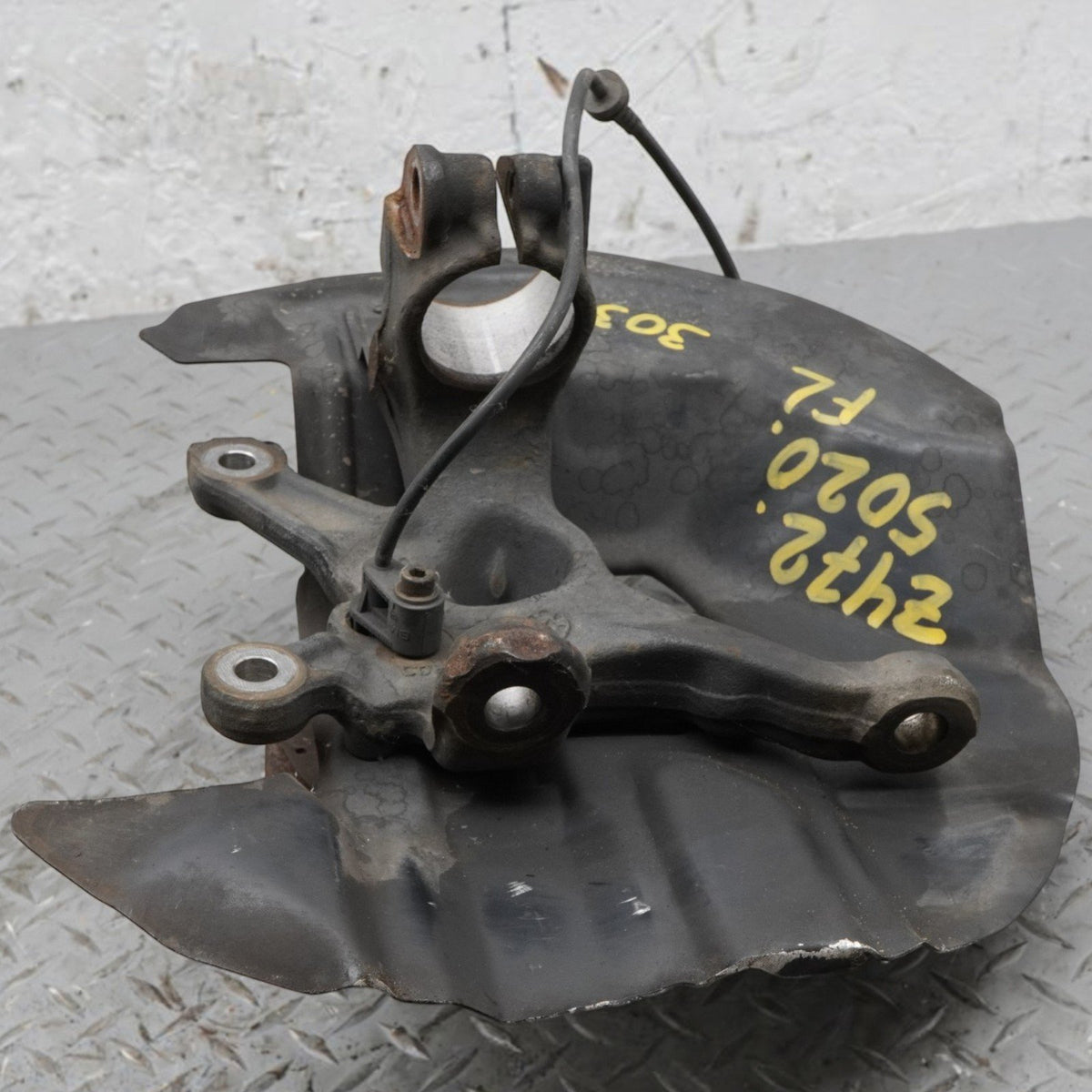 99-06 BMW 320 323 325 328 330 E46 Front Left Spindle Knuckle Hub 31211096429 OEM