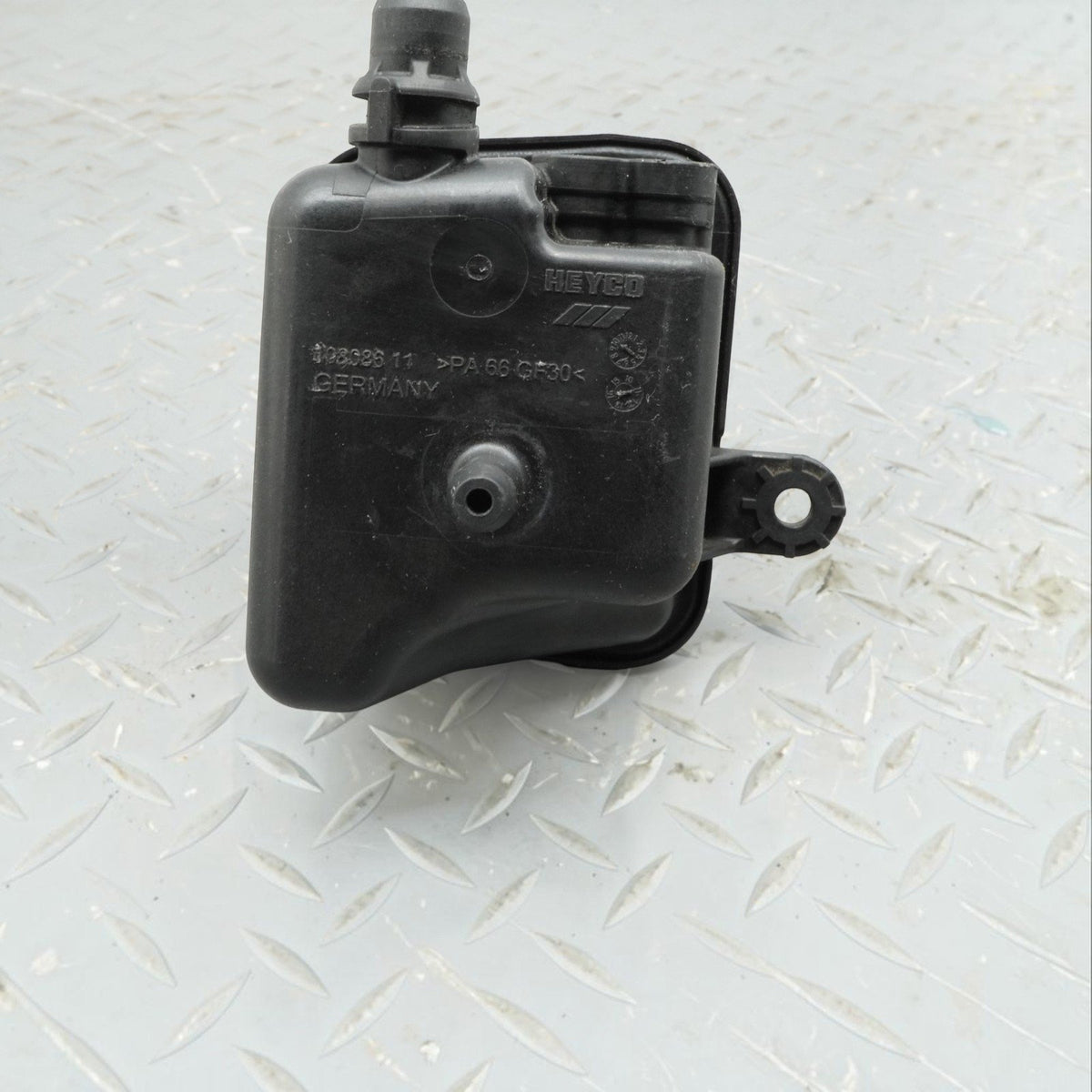 15-18 BMW X6 X5 F15 F16 F86 N63 Engine Coolant Expansion Tank Reservoir 7841266