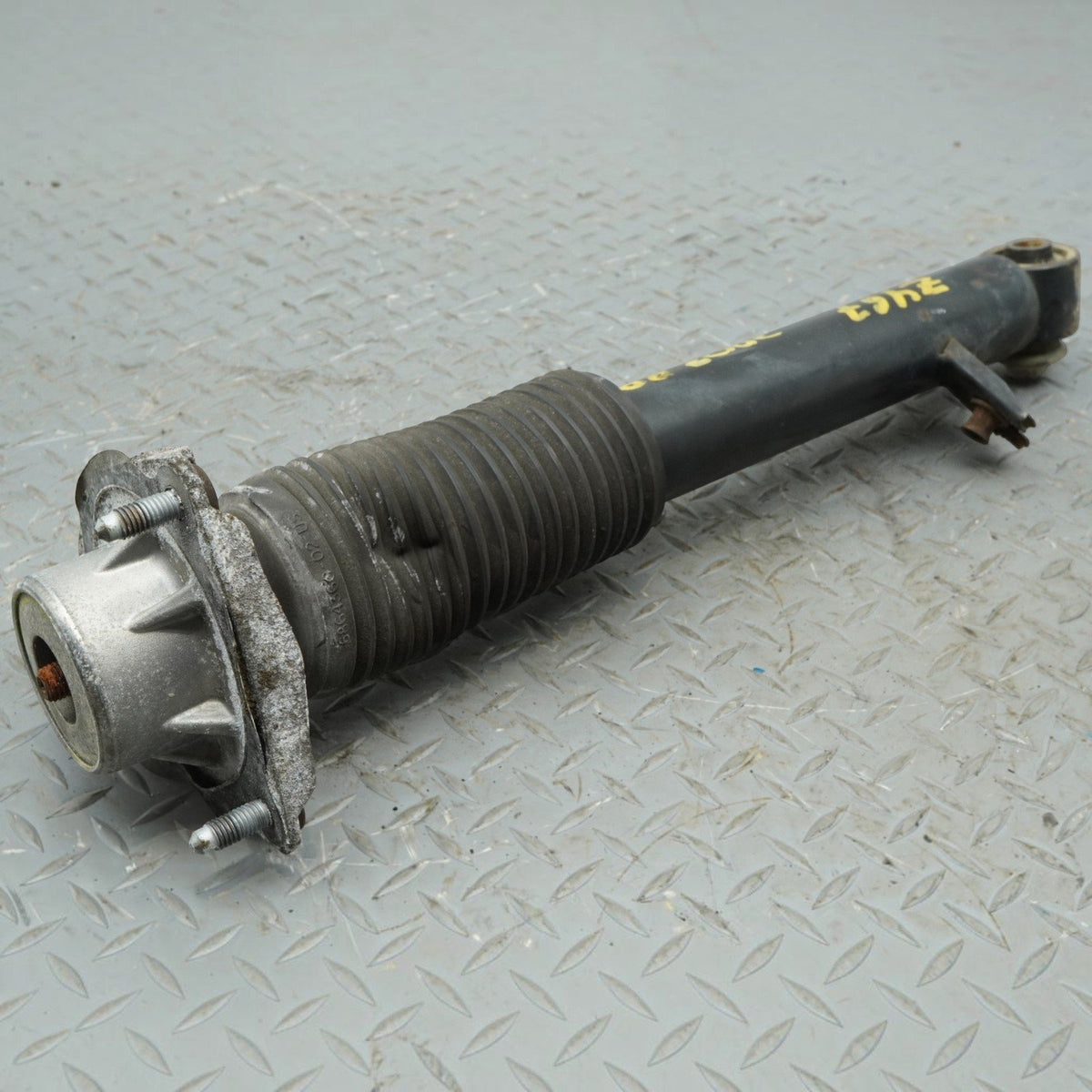 14-18 BMW X5 F15 Right Rear Strut Suspension Shock Absorber 33526867866 OEM