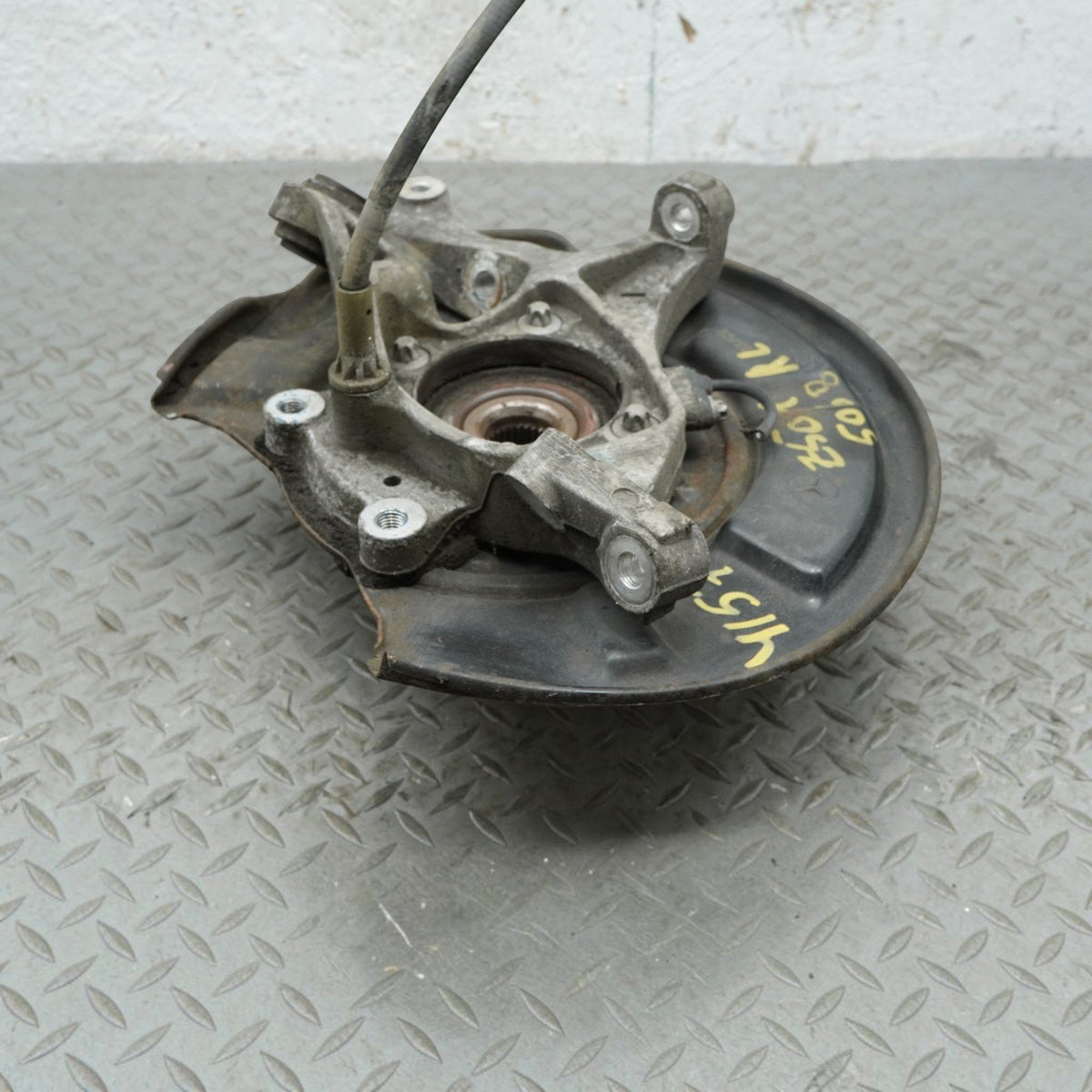 03-09 Mercedes E550 E300 E320 E350 W211 Rear Left Steering Knuckle 2113570308