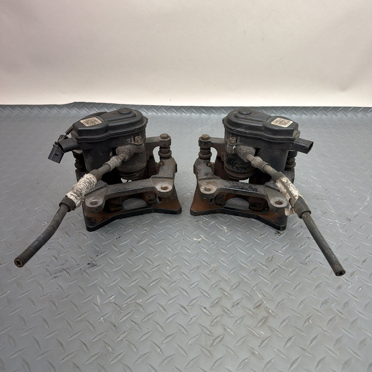 12-18 Audi S7 S6 A6 A7 4G C7 Rear Brake Caliper LH RH EPB Motor 4G0615404C OEM