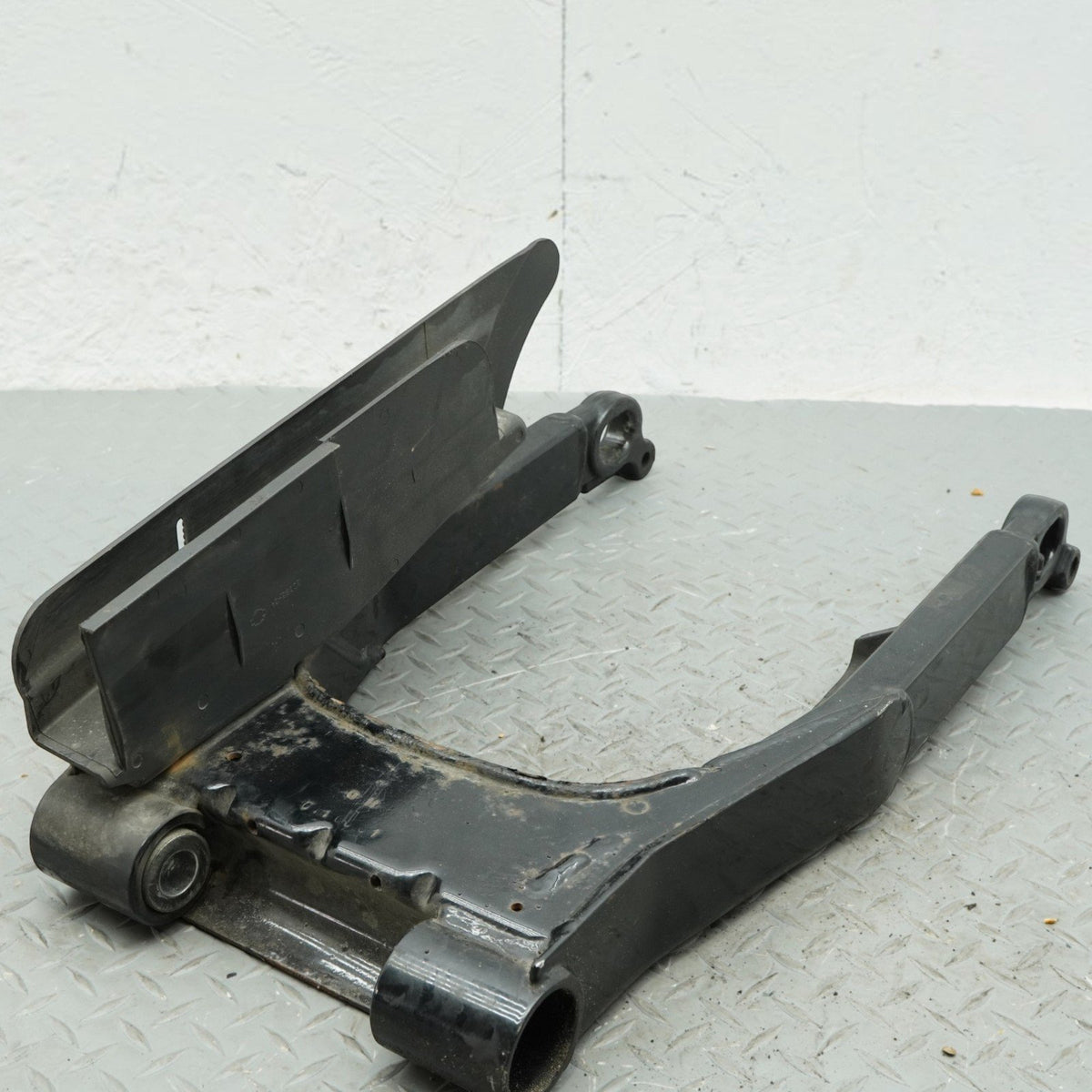1999-07 Harley-Davidson Electra Glide FLHTCI Swingarm Belt Cover 60386-04 OEM