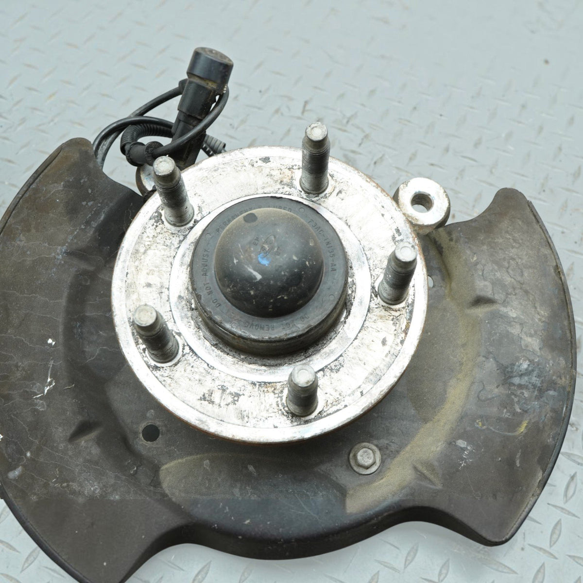 10-14 Ford Mustang GT S197 Front Left Knuckle Spindle Hub Bearing 4R332K004A OEM