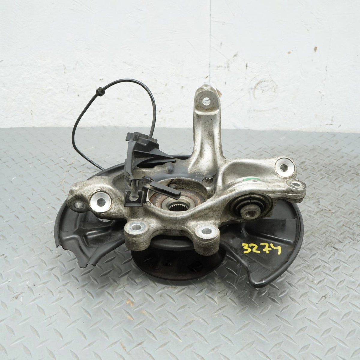 14-20 Mercedes W222 S550 Rear Left Driver Spindle Knuckle Wheel Hub 2223500941