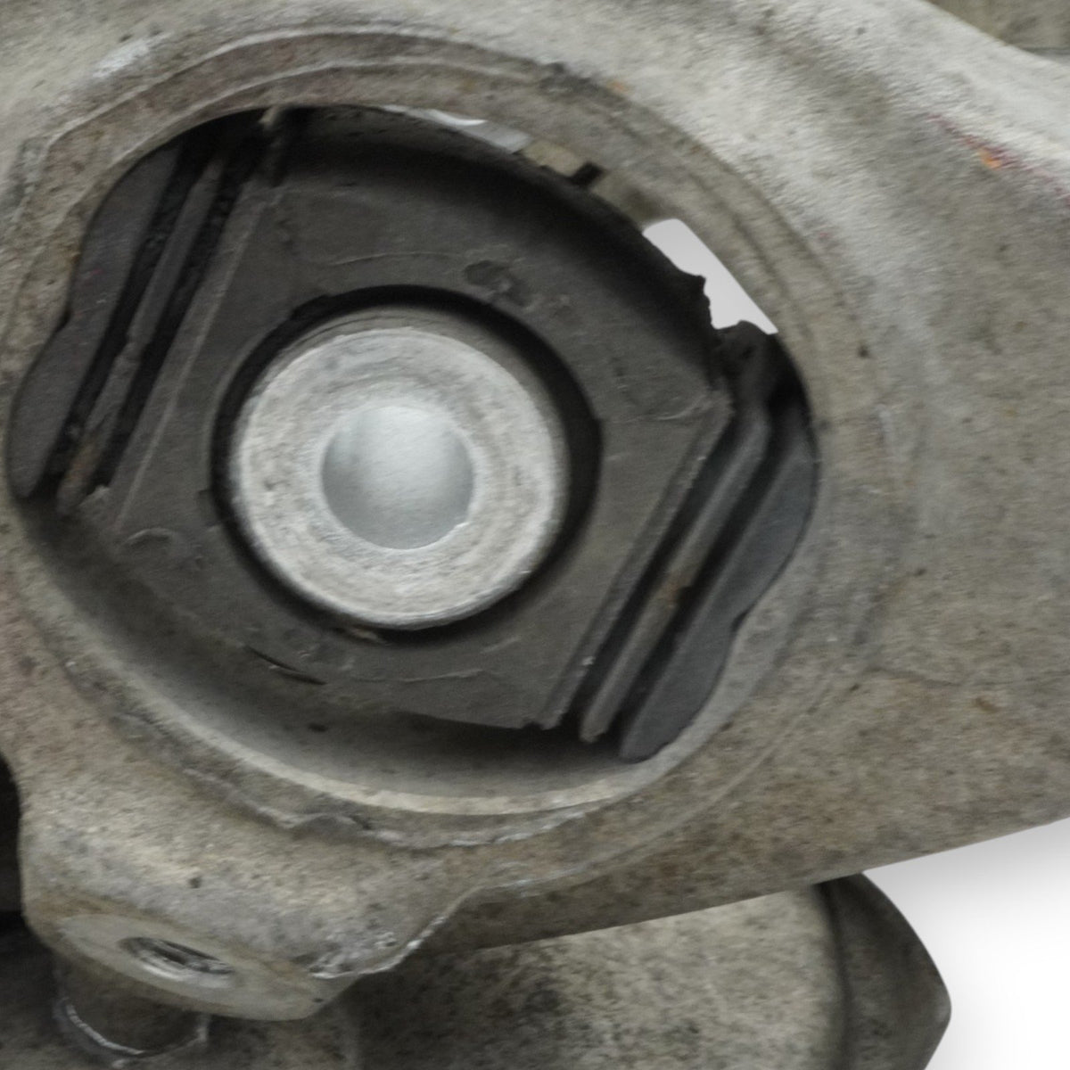 12-18 Audi A7 A6 4G C7 Rear Right Knuckle Spindle Hub Bearing 8R0505432F OEM