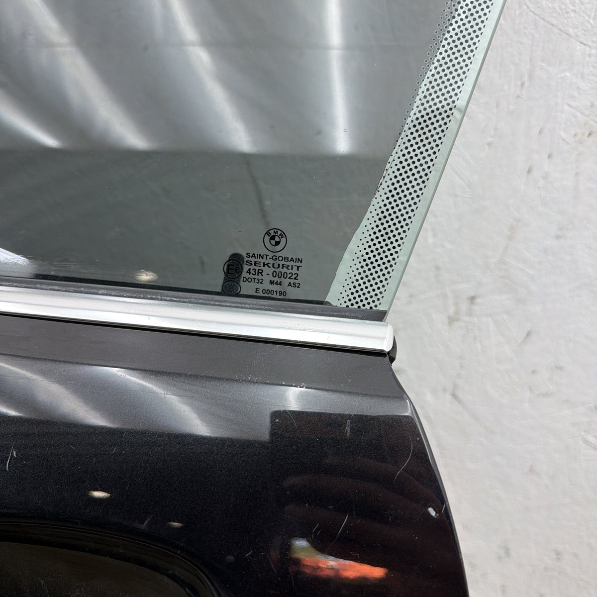 00-06 BMW M3 325Ci 330Ci 323Ci E46 Coupe Convertible LH Front Door Black 475 OEM