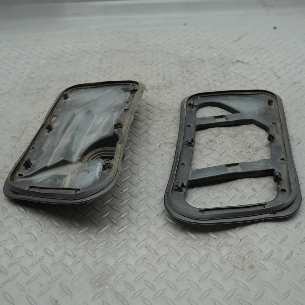 17-19 Mercedes GLS550 GLS450 X166 Hood Bonnet Grille Cover LH RH A1668800805 OEM