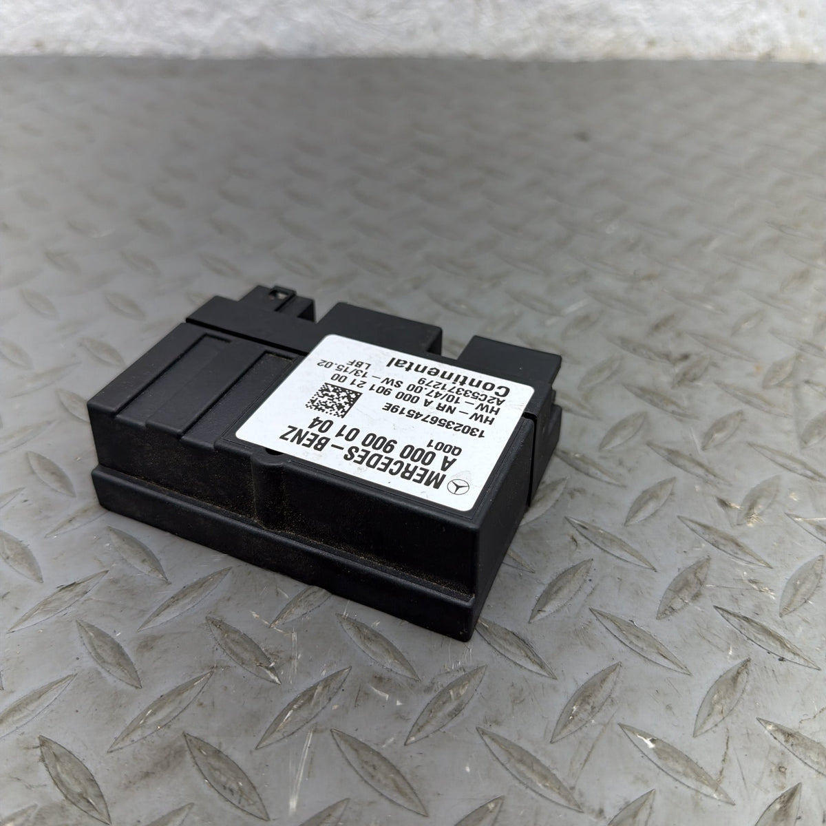 13-16 Mercedes GL450 GL550 GL63 X166 Fuel Pump Control Module 0009000104 OEM