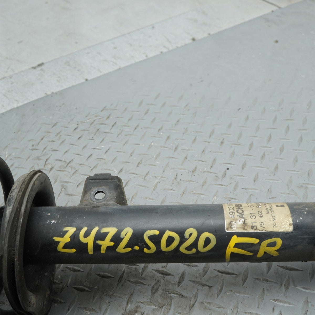 2000-2006 BMW 325Ci 3-series Coupe Right Front Strut 31226757024