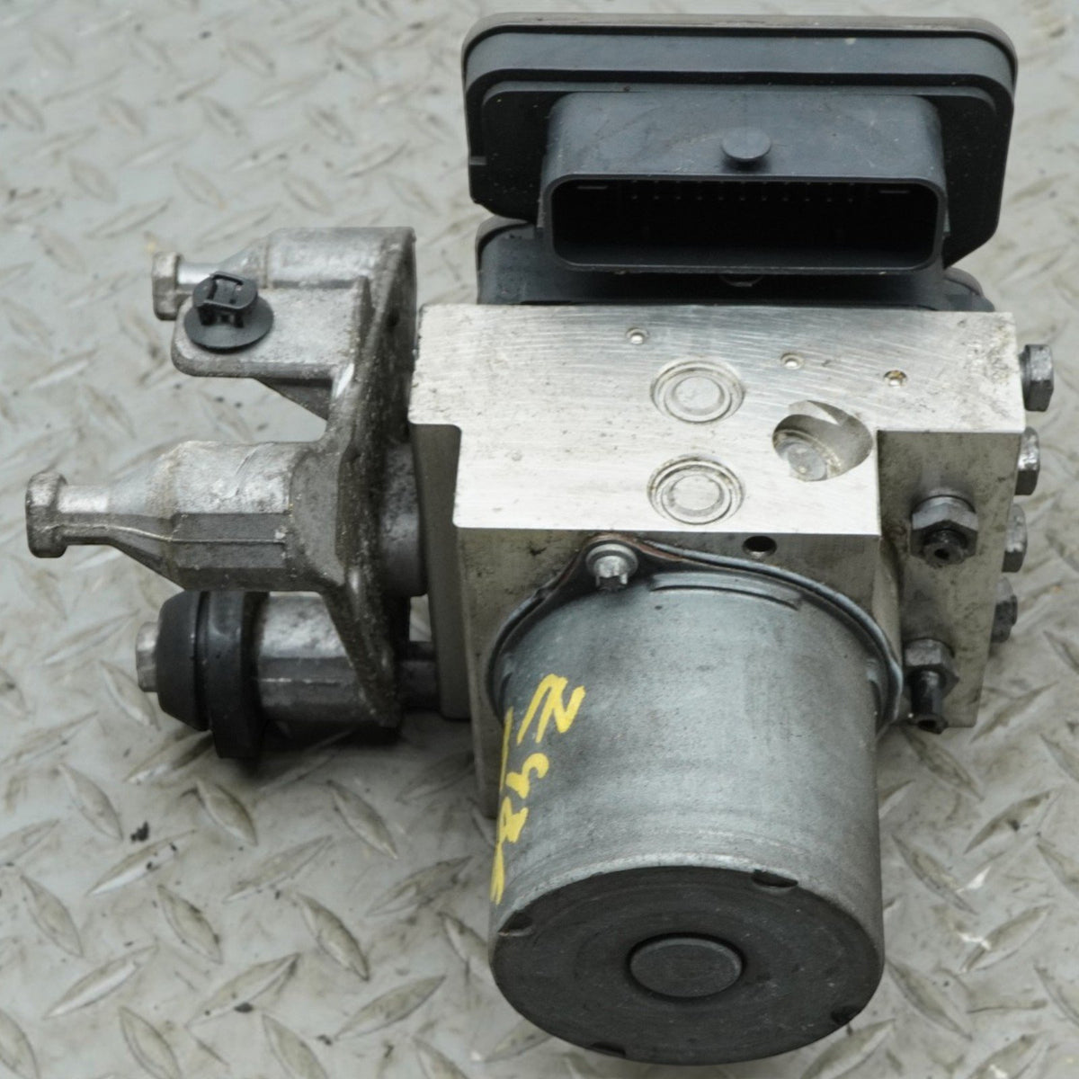 2014 Mercedes E350 C207 ABS Pump Anti Lock Brake Modulator Module A2124311048