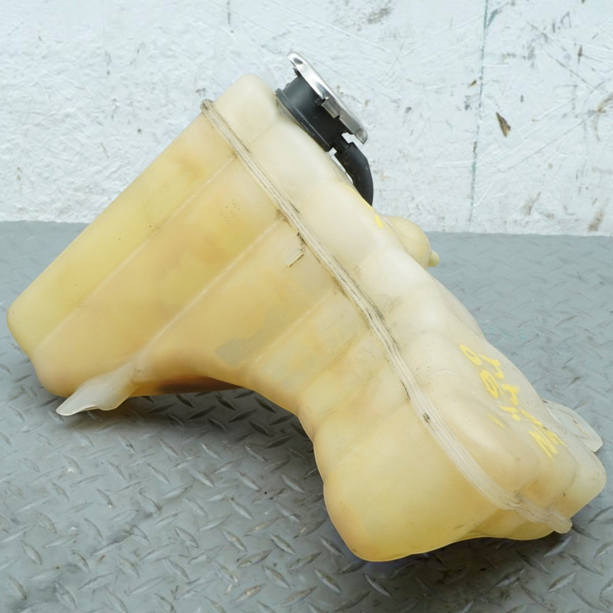 11-23 Dodge Challenger 5.7L 3.6L Coolant Bottle Reservoir Antifreeze 52014521AE