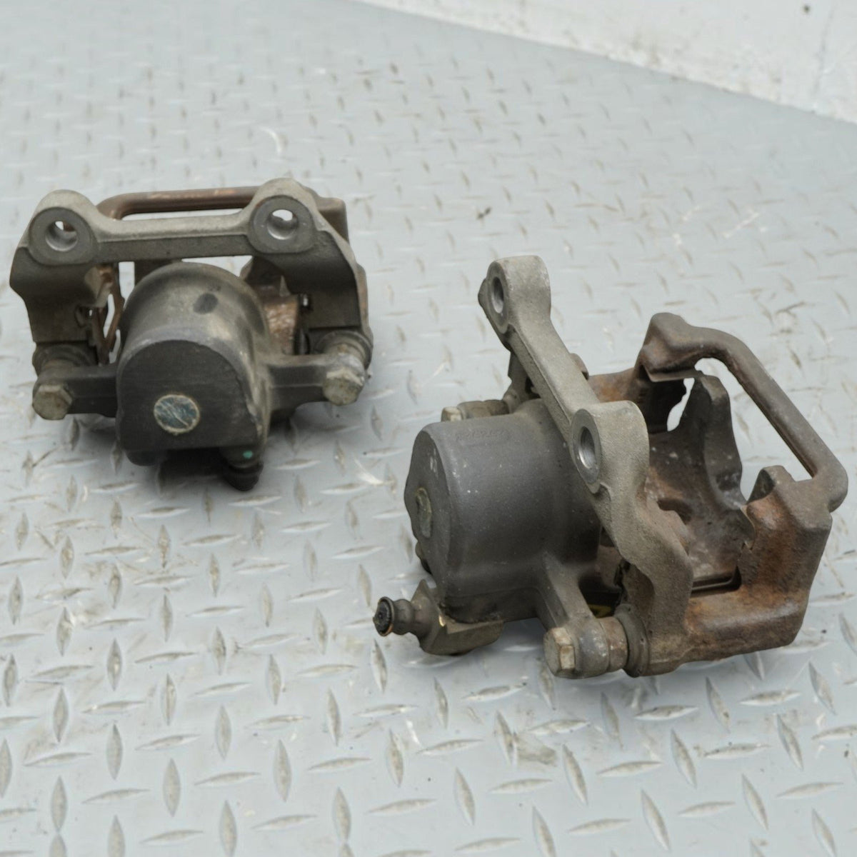 09-23 Dodge Challenger Rear Left Right Brake Caliper 5142563AB OEM
