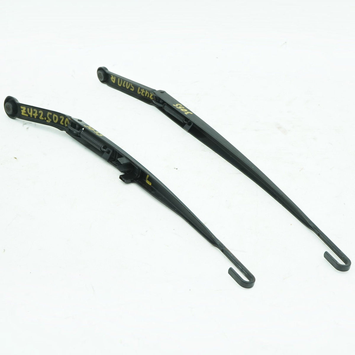 99-06 BMW E46 325i 330i M3 Front Wiper Arm Set LH RH 61617003931 61617007128 OEM