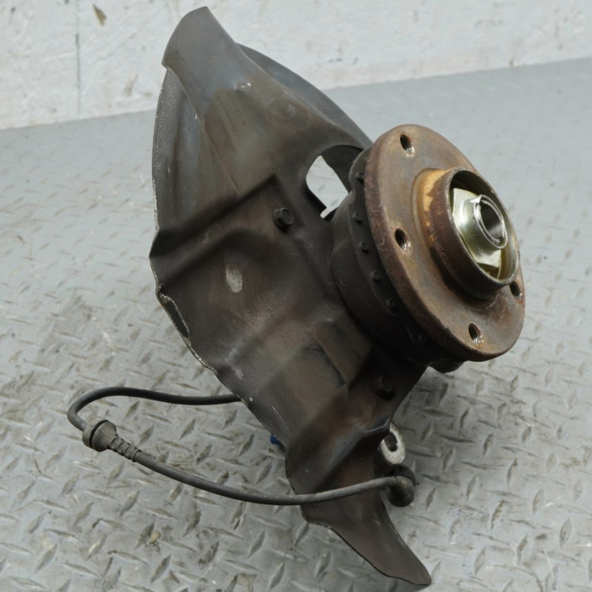 99-06 BMW 320 323 325 328 330 E46 Front Left Spindle Knuckle Hub 31211096429 OEM