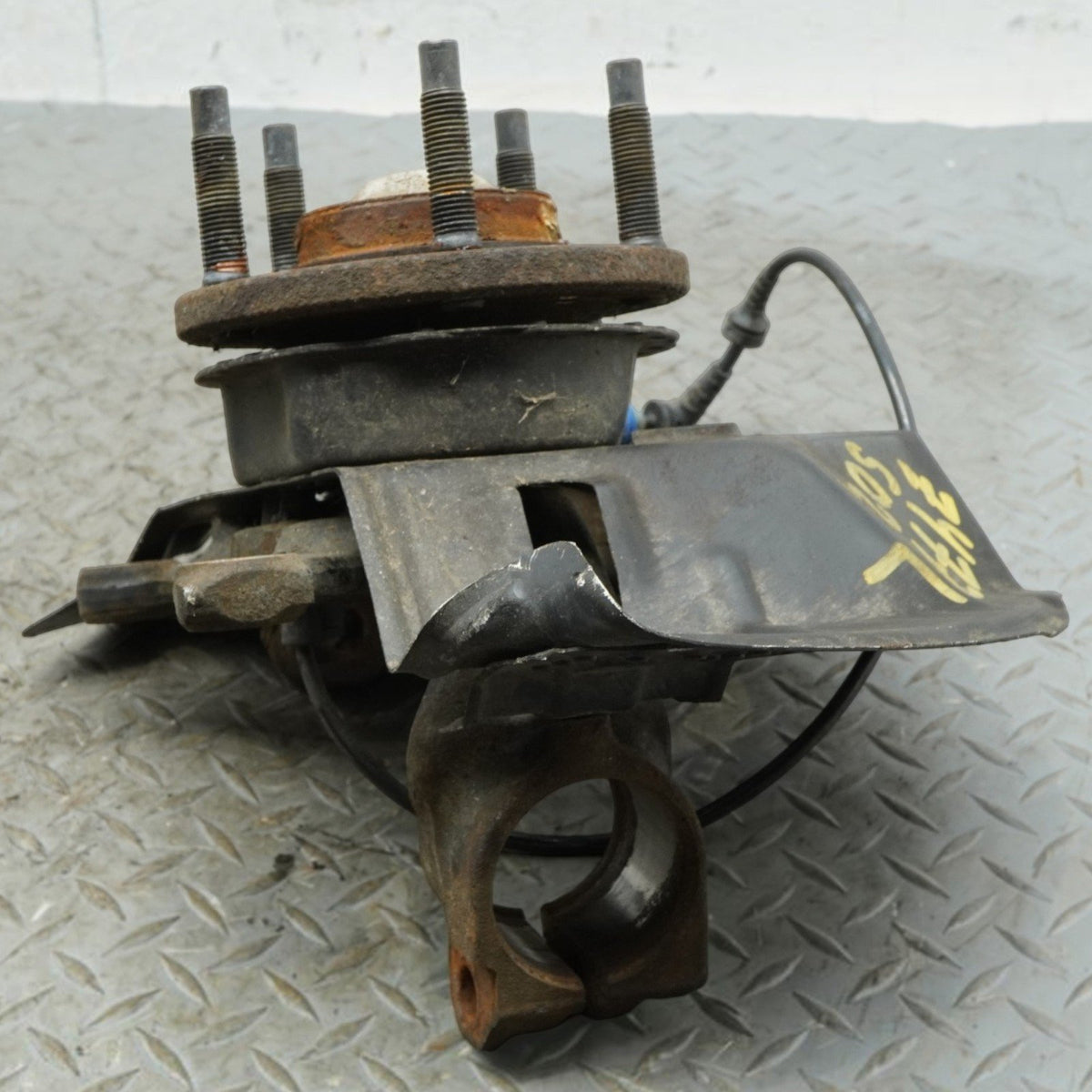 99-06 BMW 320 323 325 328 330 E46 Front Left Spindle Knuckle Hub 31211096429 OEM