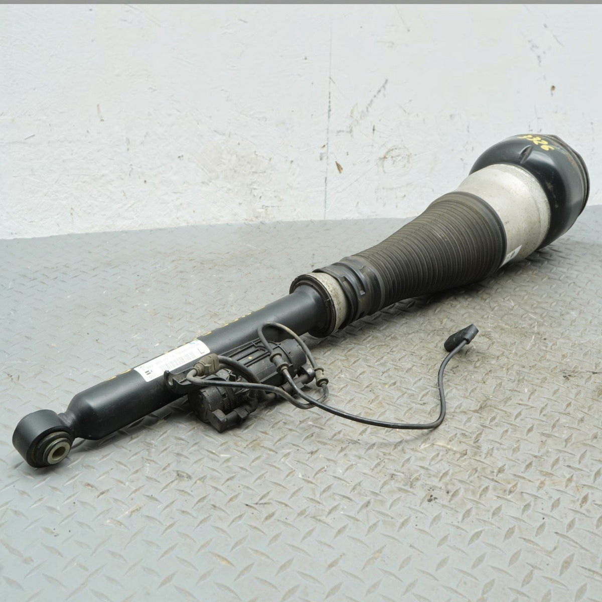 14-16 MercedesS550 S400 W222 Rear Right Shock Suspension Strut A2223200413 OEM