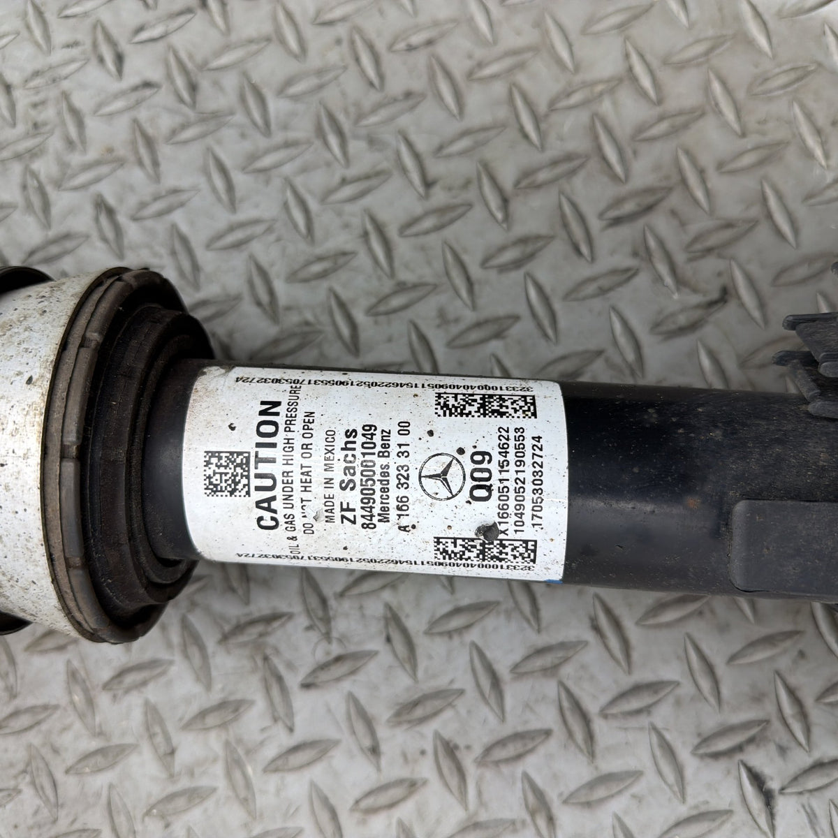13-16 Mercedes GL350 GL450 GL550 X166 Left Front Air Strut Shock A1663204766 OEM