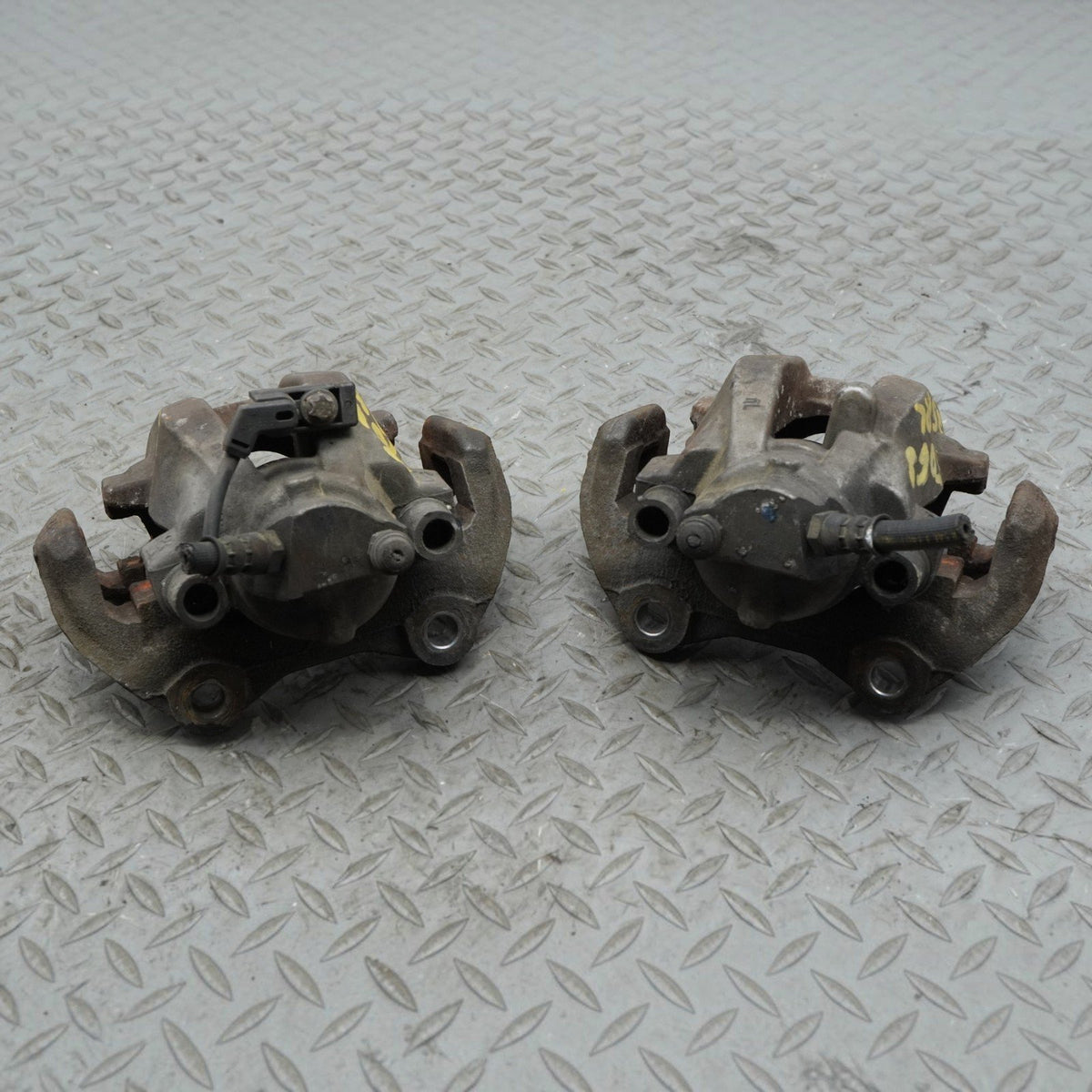 03-09 Mercedes E550 E320 E350 W211 Rear Left Right Caliper Set 002420278380 OEM