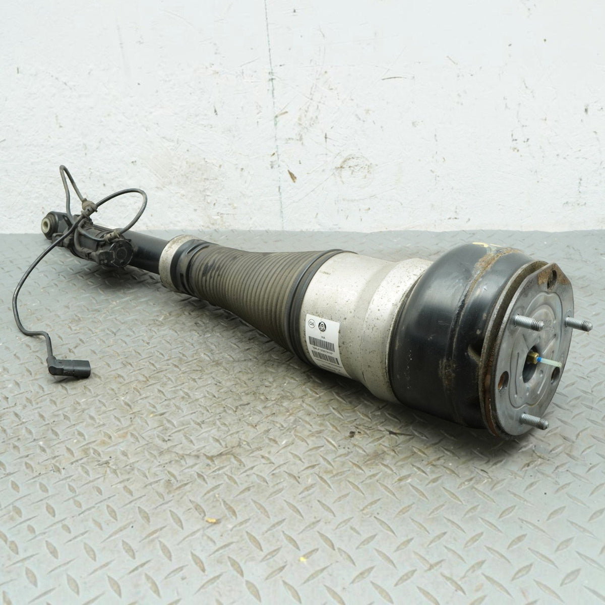 14-16 MercedesS550 S400 W222 Rear Right Shock Suspension Strut A2223200413 OEM