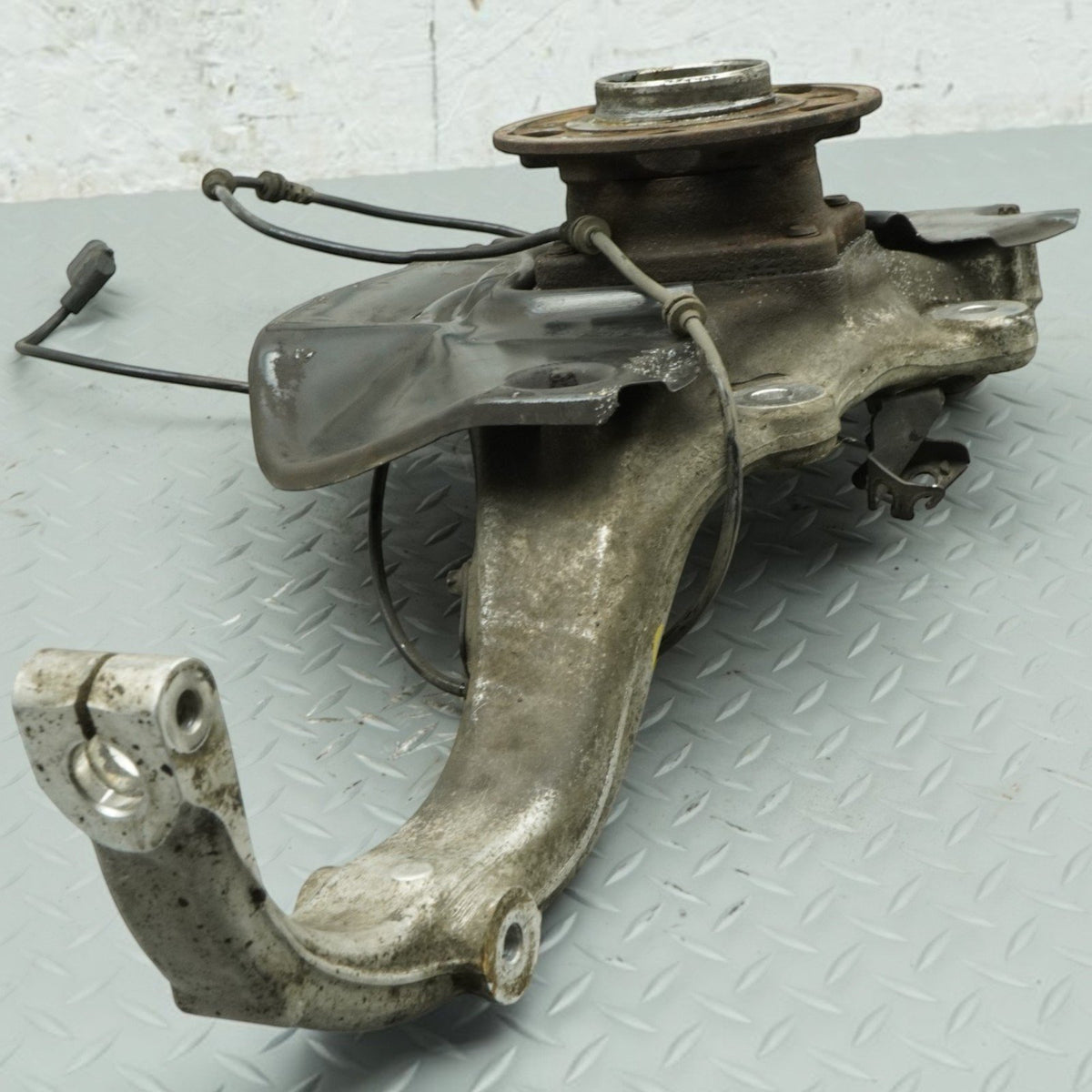 14-20 Mercedes S550 S400 W222 4matic Front RH Spindle Knuckle A2224211020 OEM