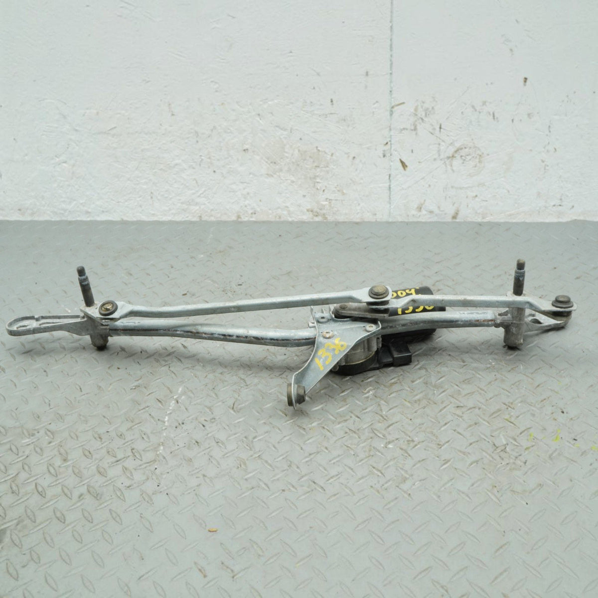 17- 20 BMW 530i 540i M550i M5 G30 Wiper Linkage Motor Windshield 6161745048 OEM