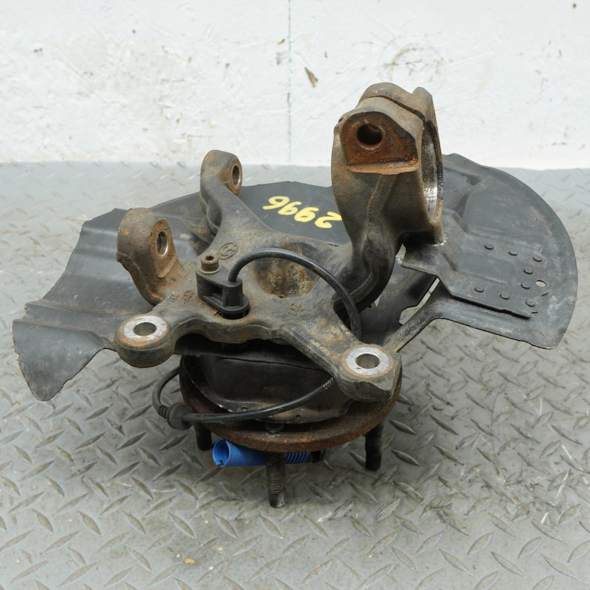 99-06 BMW 320 323 325 328 330 E46 Right Front Spindle Knuckle 31211096430 OEM