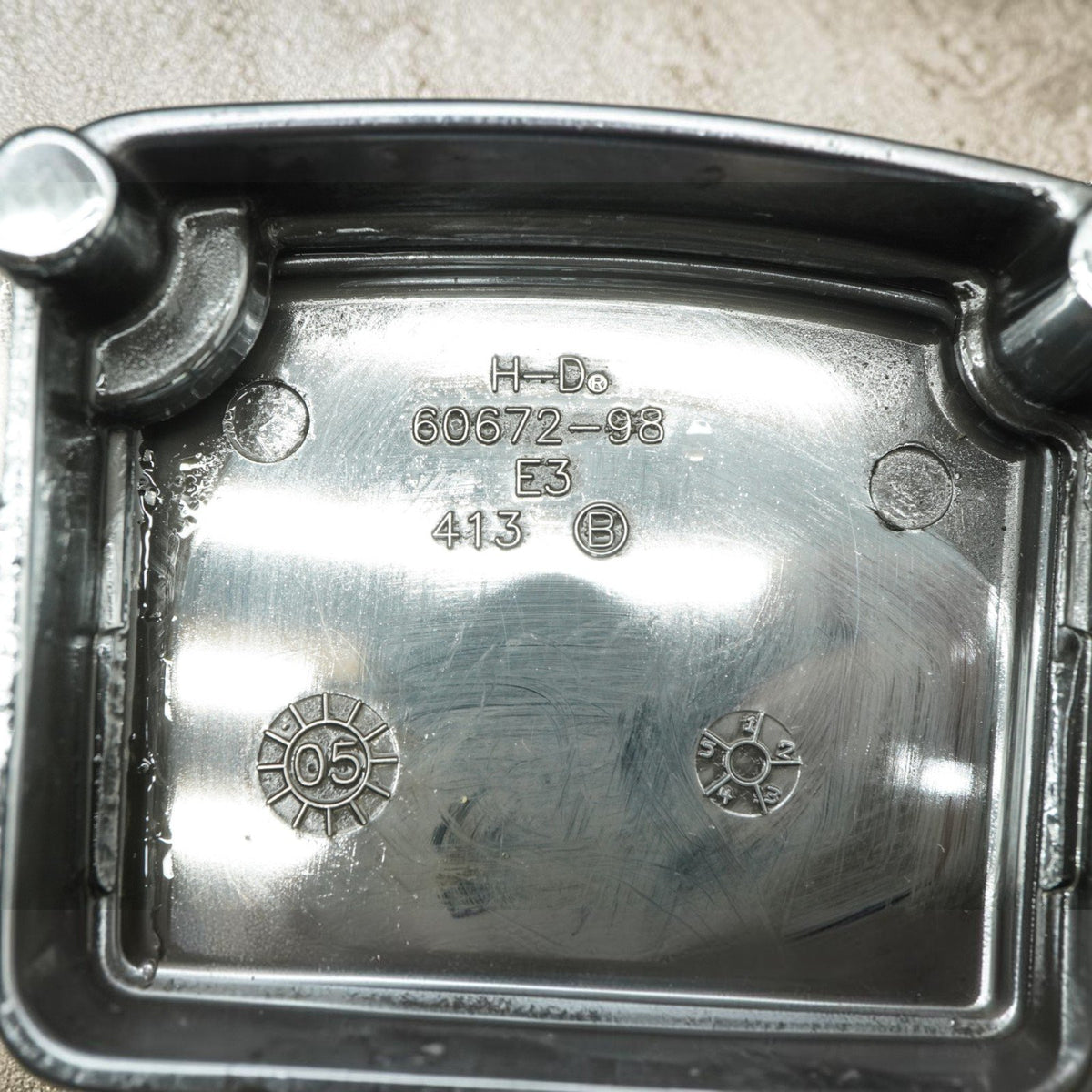 2006 Harley-Davidson FLHTCI Electra Glide Cluch Cover Panel 60685-04A OEM