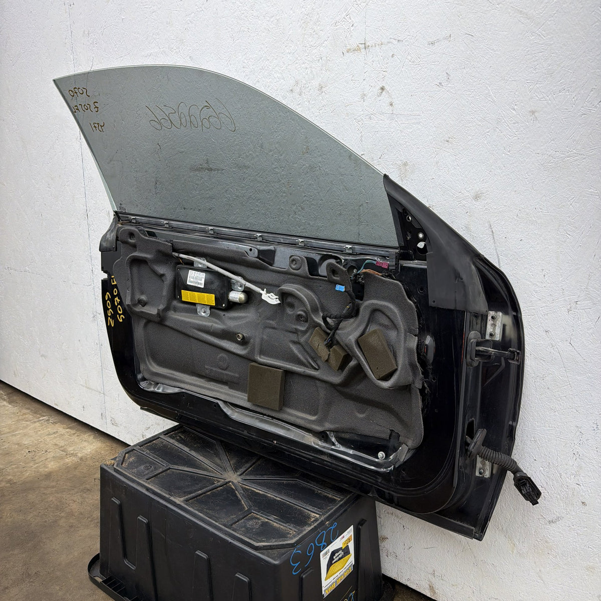 00-06 BMW M3 325Ci 330Ci 323Ci E46 Coupe Convertible LH Front Door Black 475 OEM