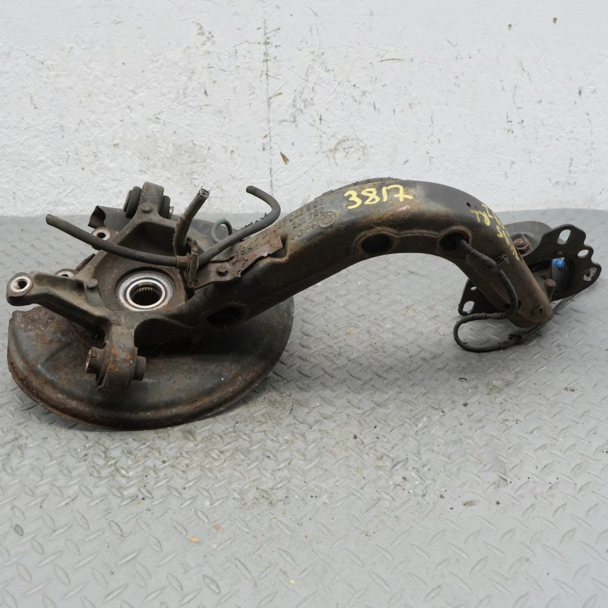 99-06 BMW 320 323 325 328 330 E46 Rear Left Driver Side Knuckle Spindle OEM