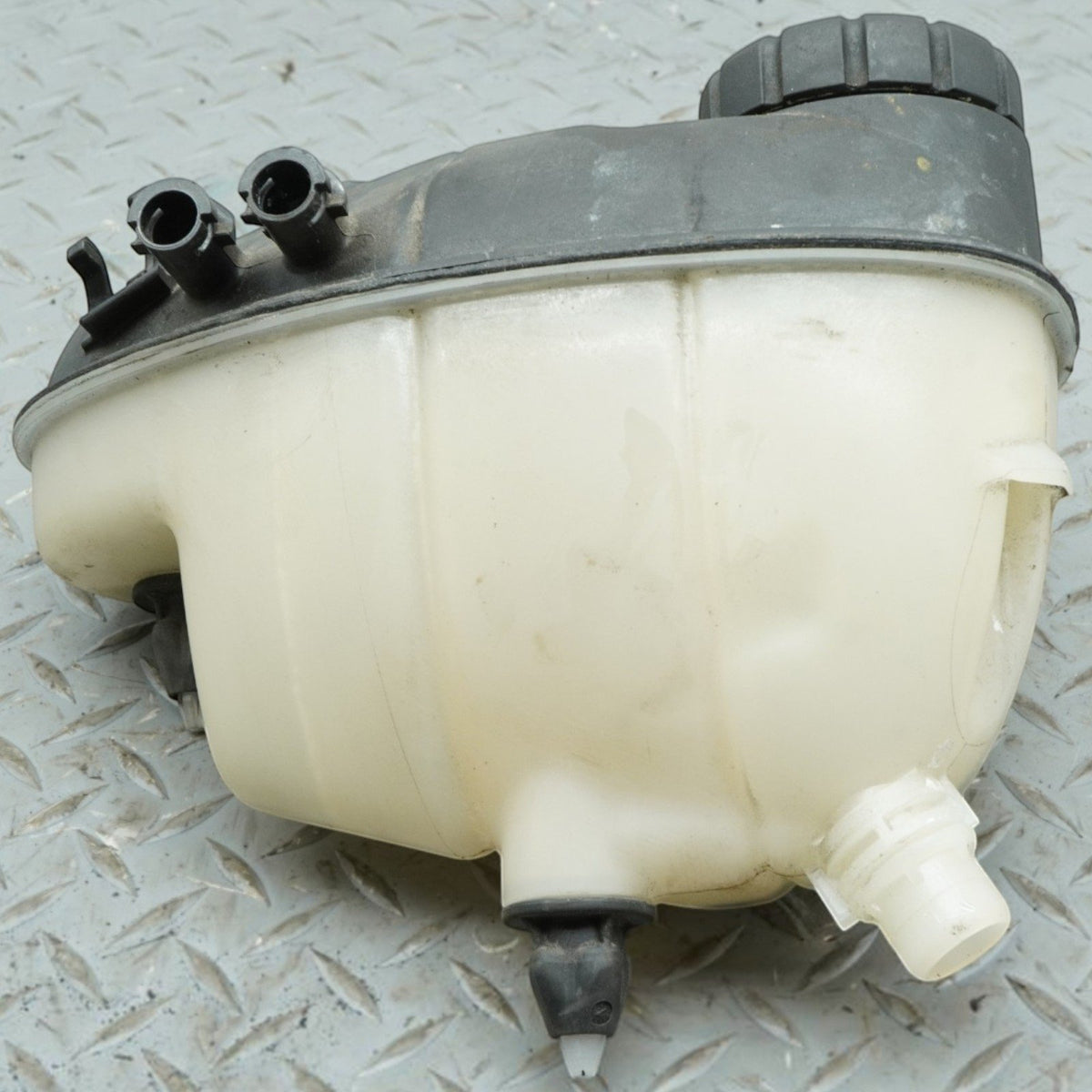 14-20 Mercedes S550 S560 S400 W222 Coolant Bottle Reservoir A2225000849 OEM