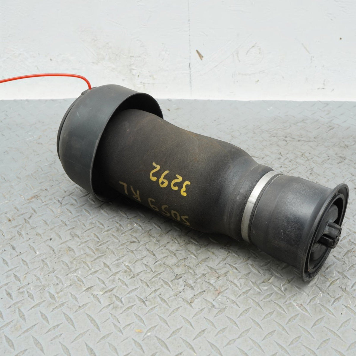 14-18 BMW X5 X6 F15 F16 Rear Left Side Air Suspension Spring 37126795013 OEM
