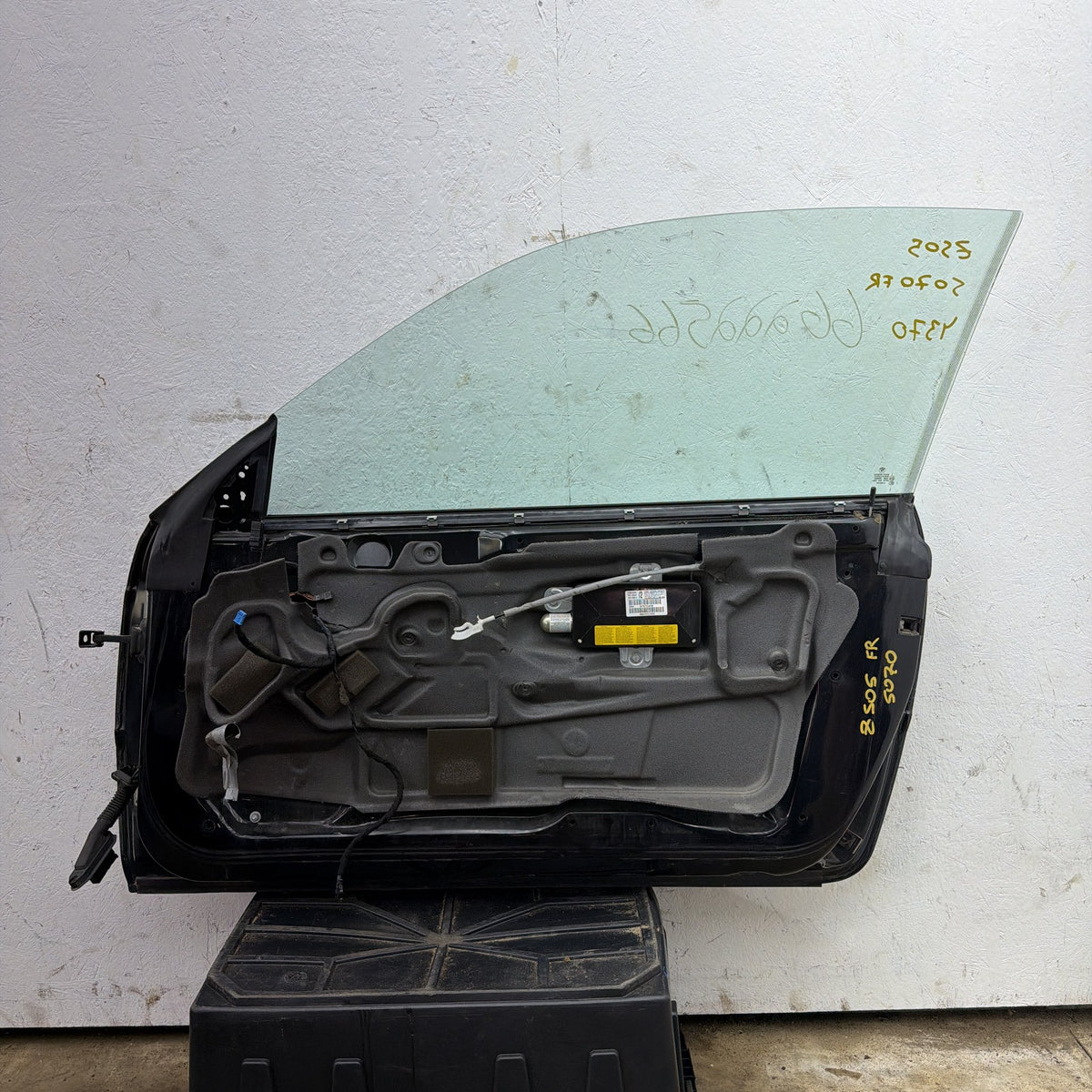 01-06 BMW M3 325Ci 330Ci 323Ci E46 Coupe Convertible RH Front Door Black 475 OEM