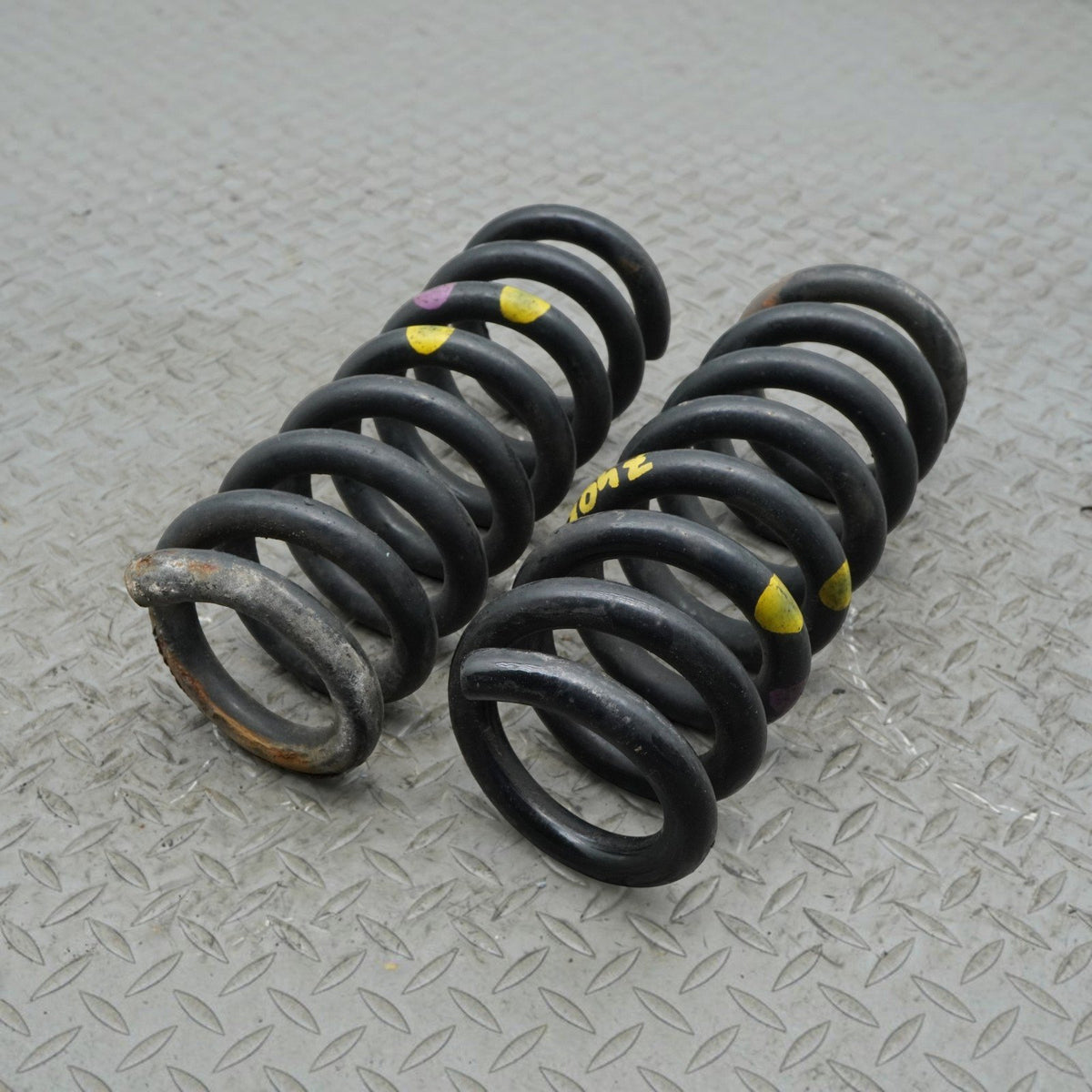 10-17 Mercedes E550 E400 E350 C207 4Matic Rear Left Right Coil Spring 2043240304