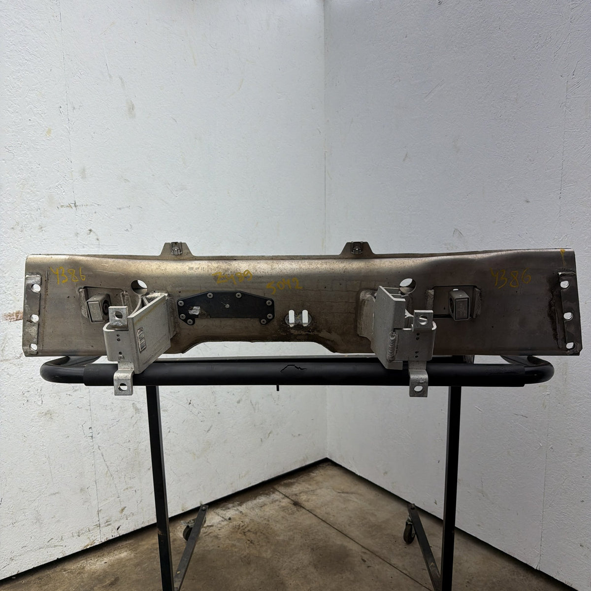 16-19 Mercedes GLE350 GLS450 GLS550 X166 Transmission Mount Bracket A1662400500