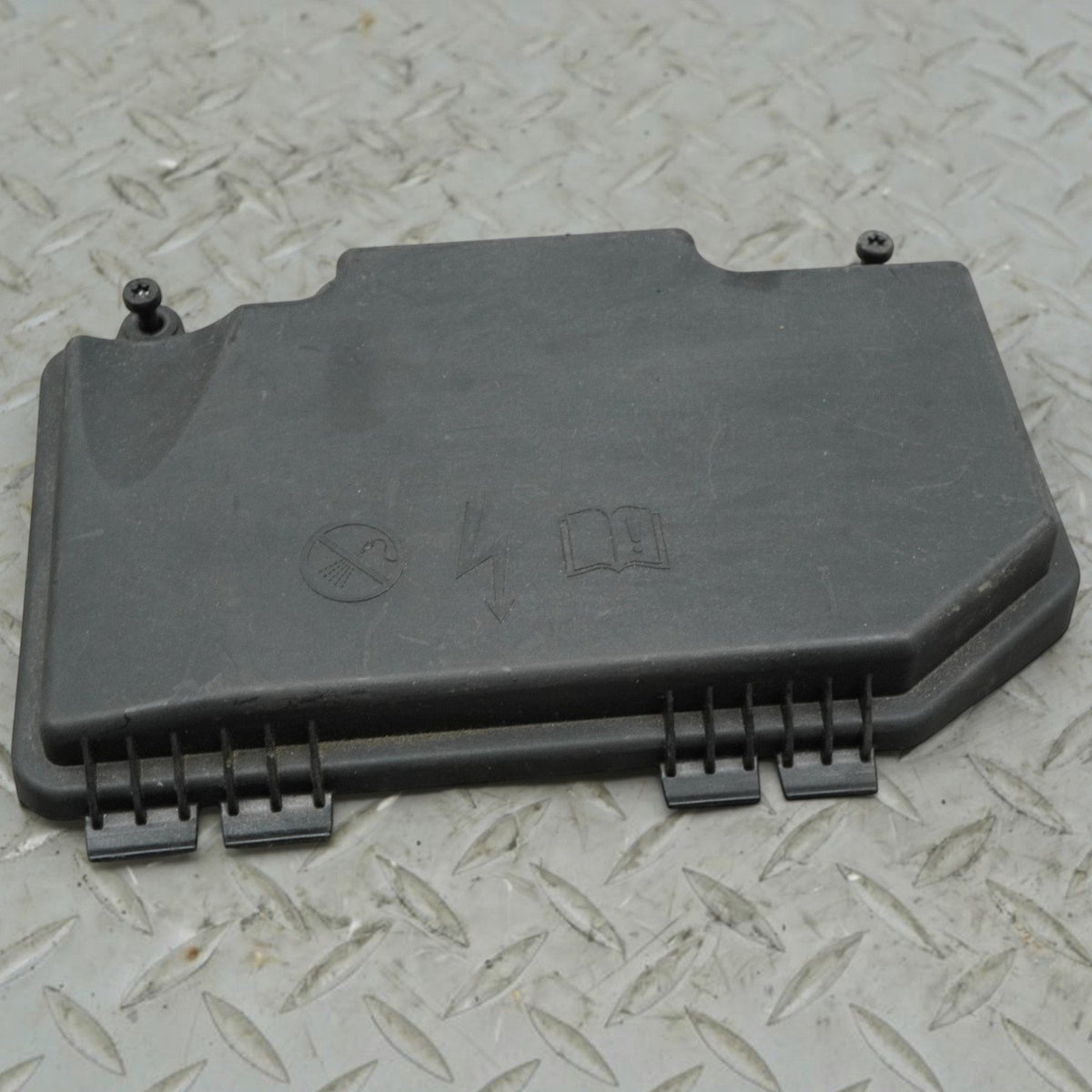 14-17 Mercedes S550 S400 S550e W222 Fuse Box Cove Panel Holder A2225400082 OEM