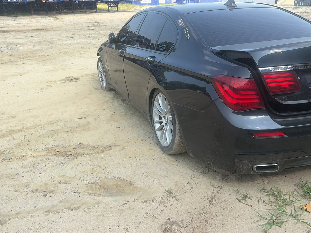 2013 BMW 740i F01