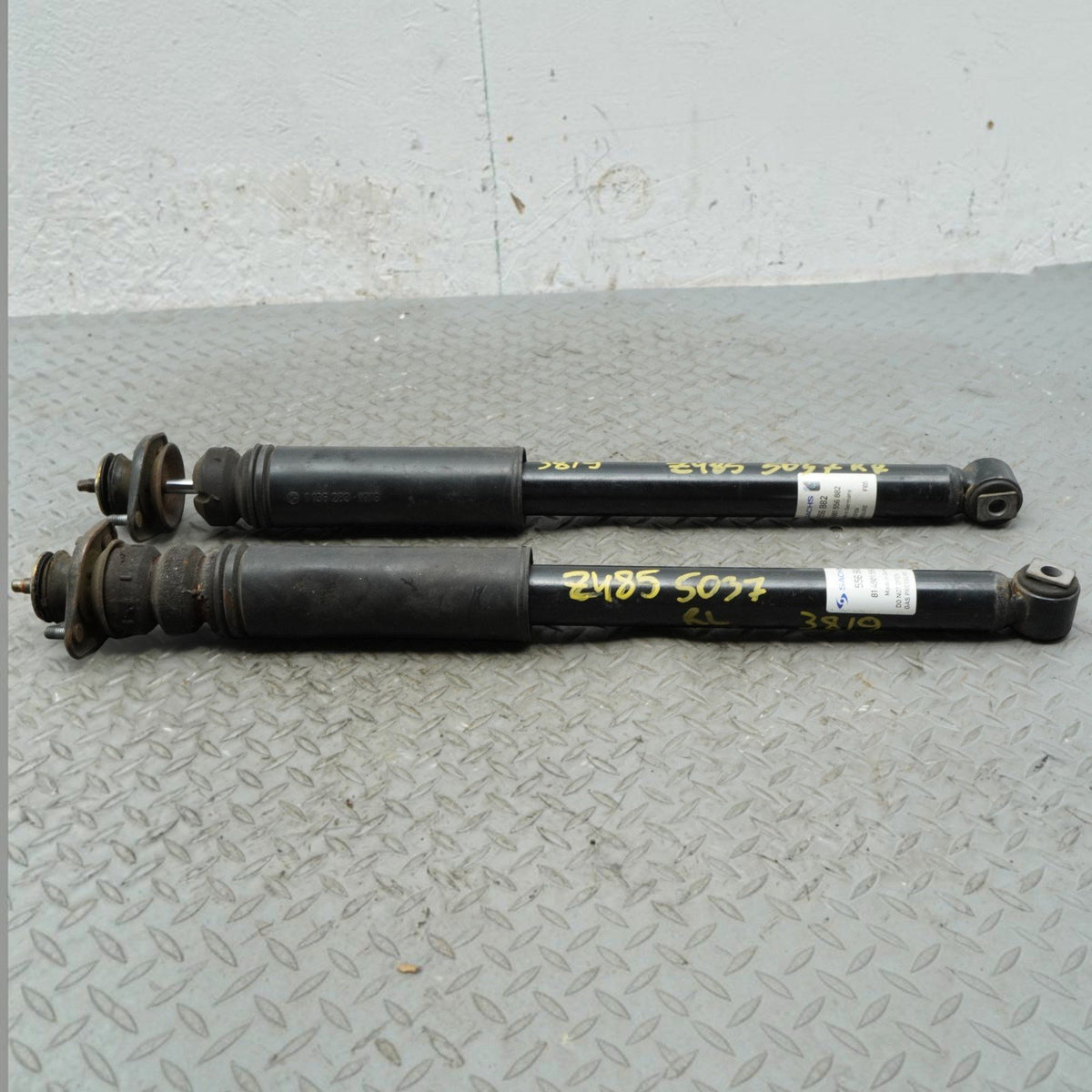 99-06 BMW 320 323 325 328 330 E46 Rear Left Right Strut Shock Suspension 556882